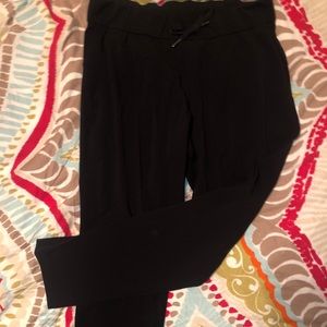 Lululemon On the Fly Pants 7/8 length